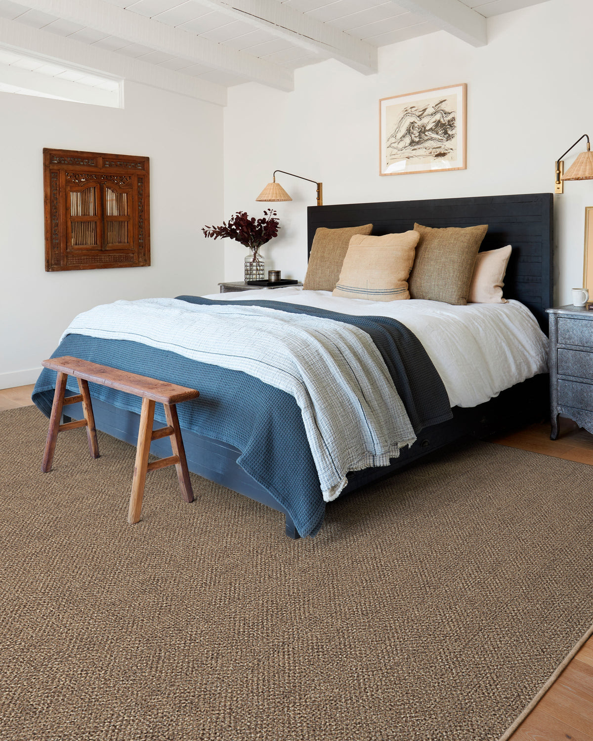 Tapis plat tissé en polyester recyclé, naturel et rustique, avec une texture unie aspect jute sable pour salon et chambre à coucher