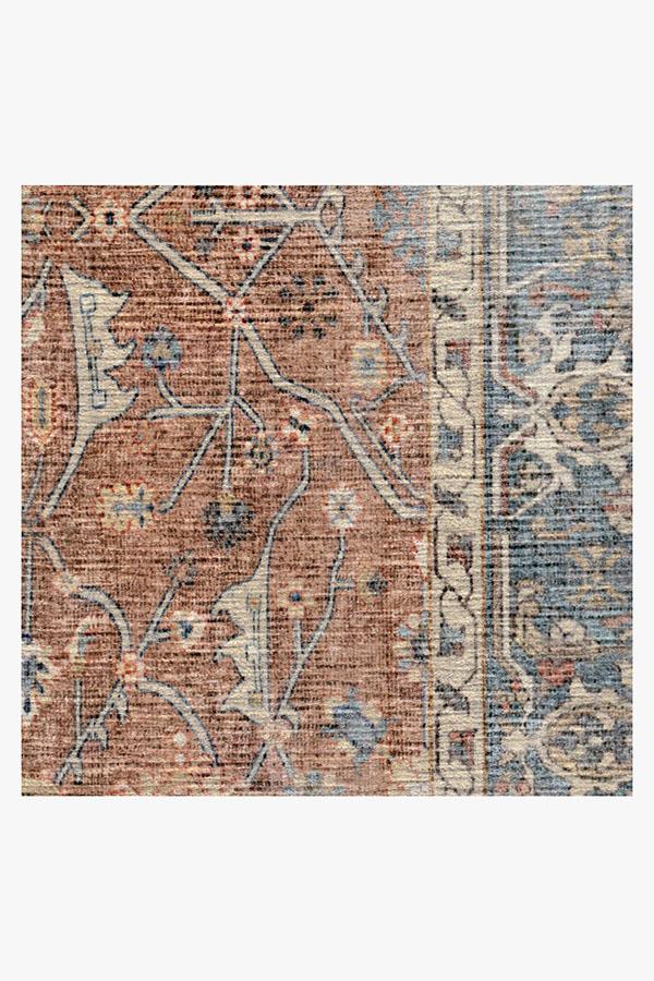 Tapis tissé plat bohème vintage avec motif floral en vigne bleu corail et texture vieillie pour salon et chambre