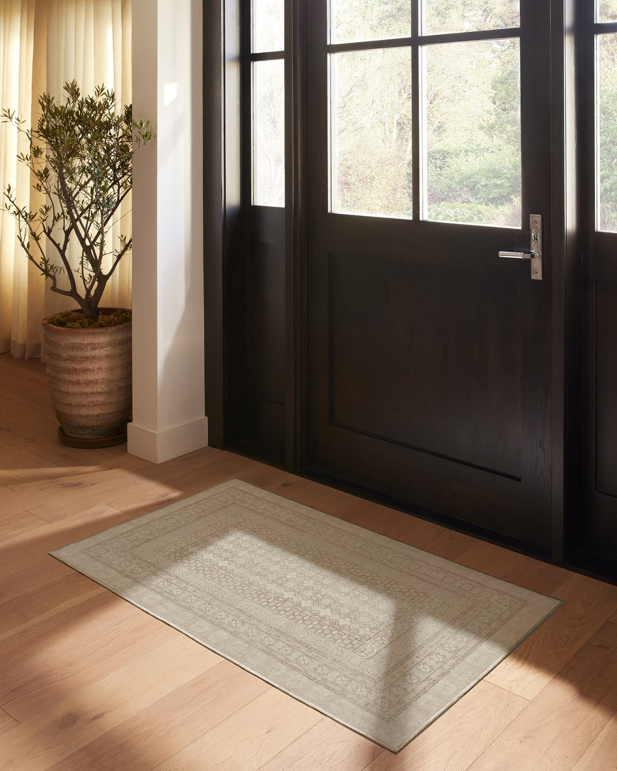 Tapis plat européen vintage avec motif vieilli lavable beige et ivoire inspiré des cafés, pour le salon et la chambre à coucher