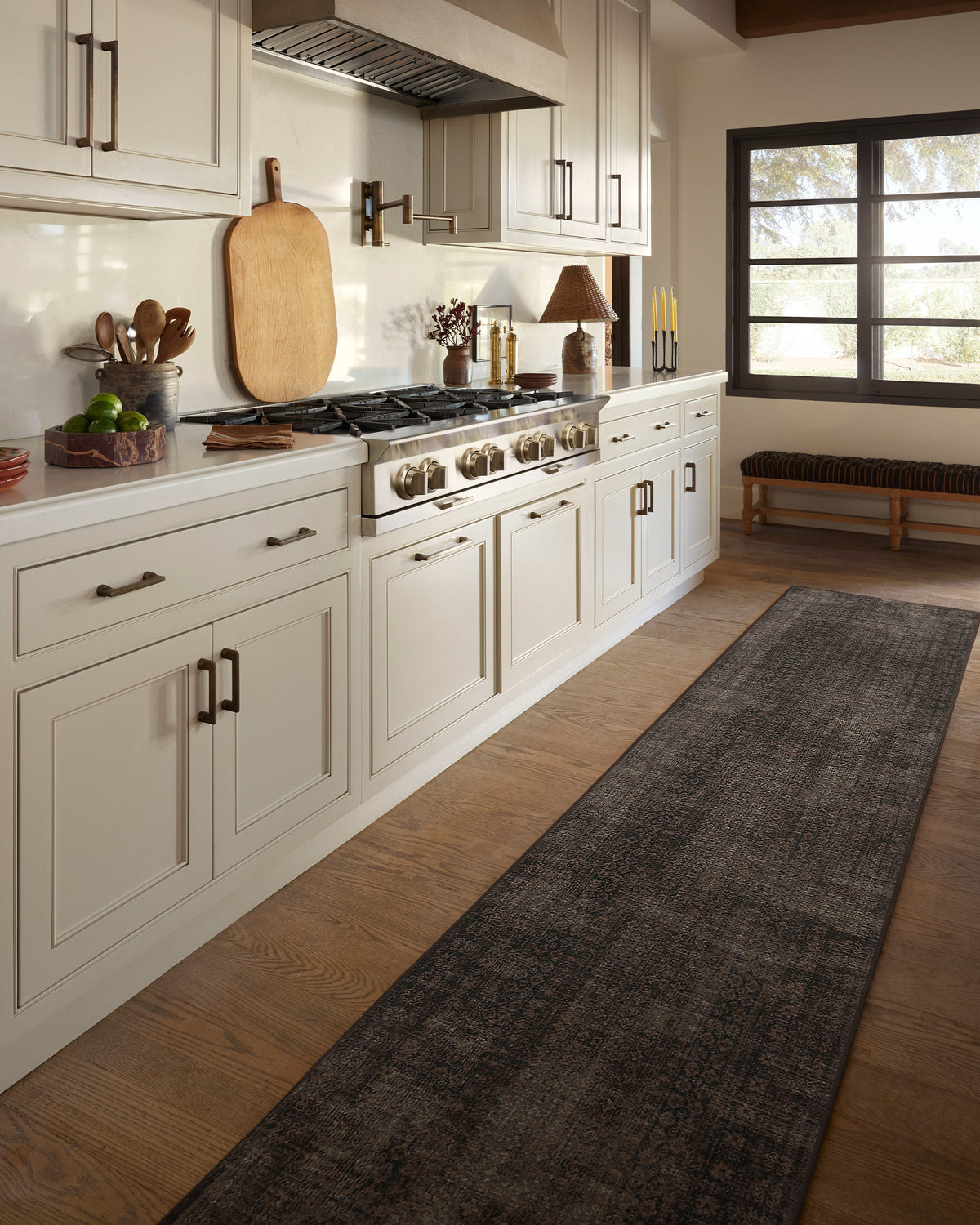 Tapis européen vintage tissé plat à motif carreaux noirs délavés lavables inspiré des cafés, pour salon et salle à manger