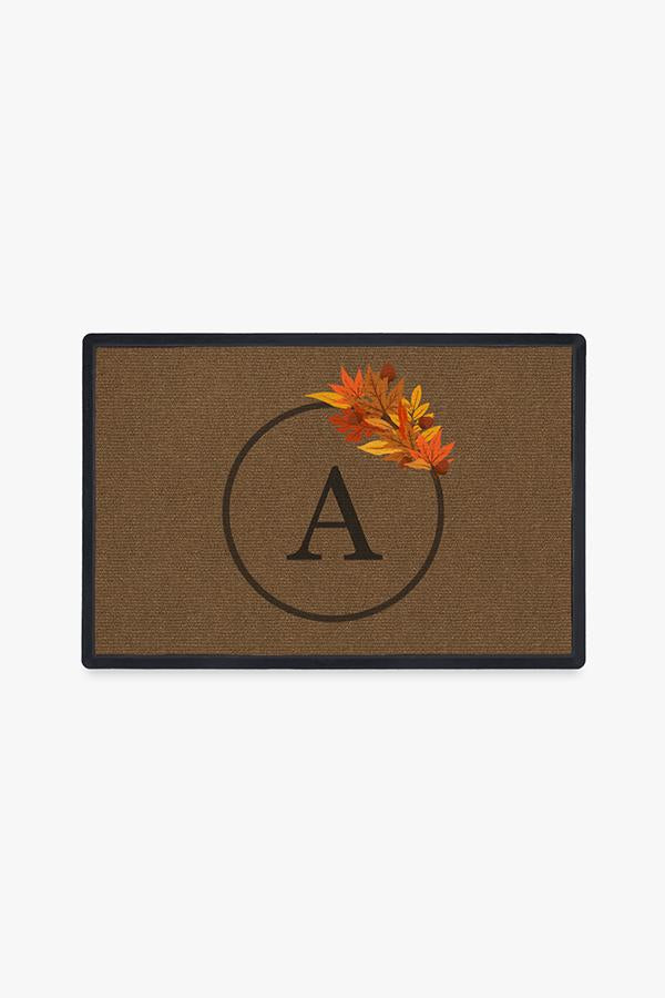 Paillasson lavable de saison d'automne avec bordure monogrammée de feuilles d'automne pour entrée et porche