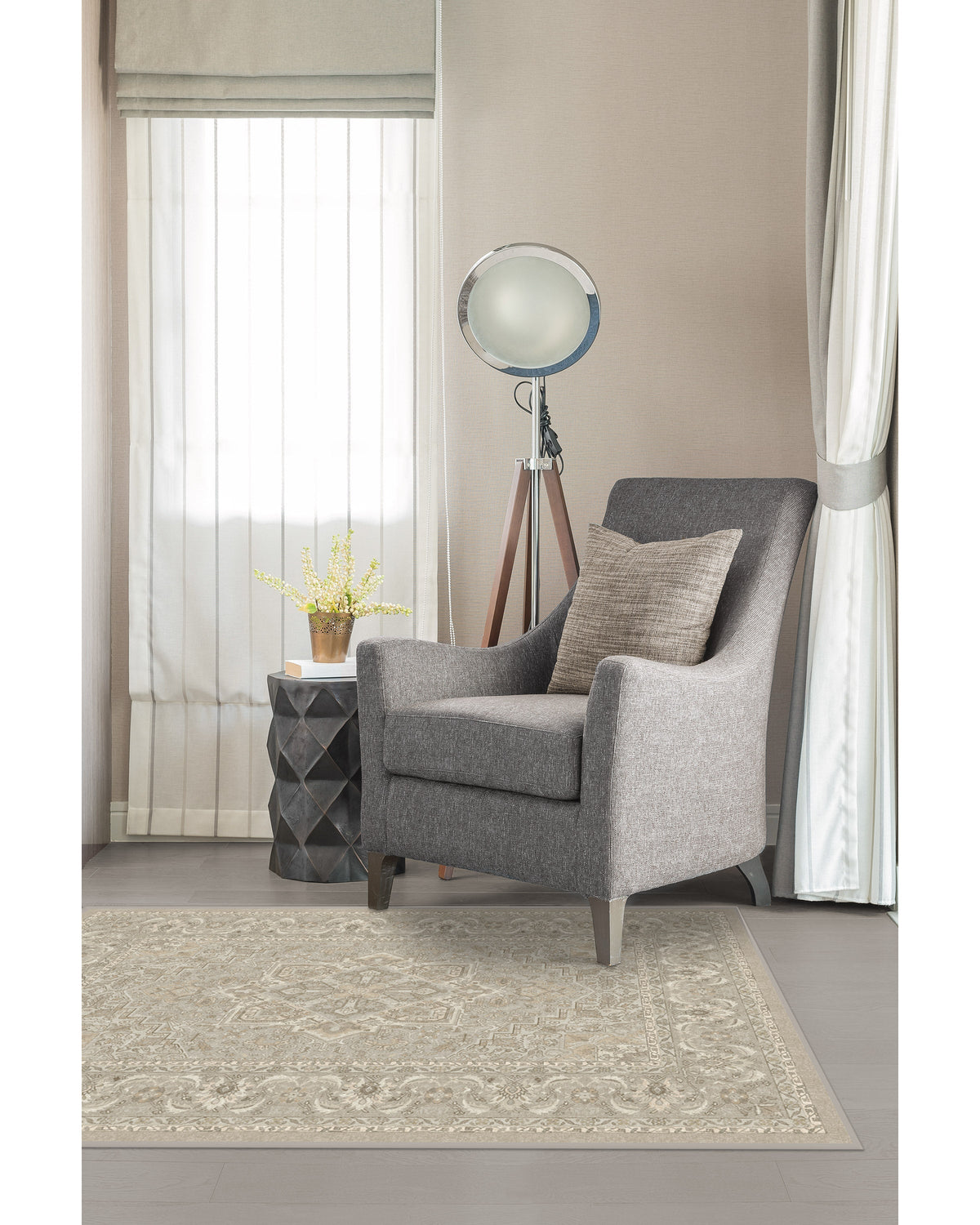 Tapis Persan Ancien Tissé à Plat avec Médaillon Géométrique Taupe Crème pour Salon et Salle à Manger