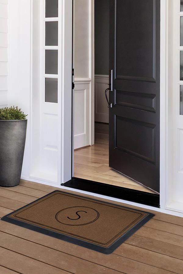 Paillasson Lavable Moderne et Minimaliste avec Bordure de Lettres Personnalisées pour Entrée et Porche