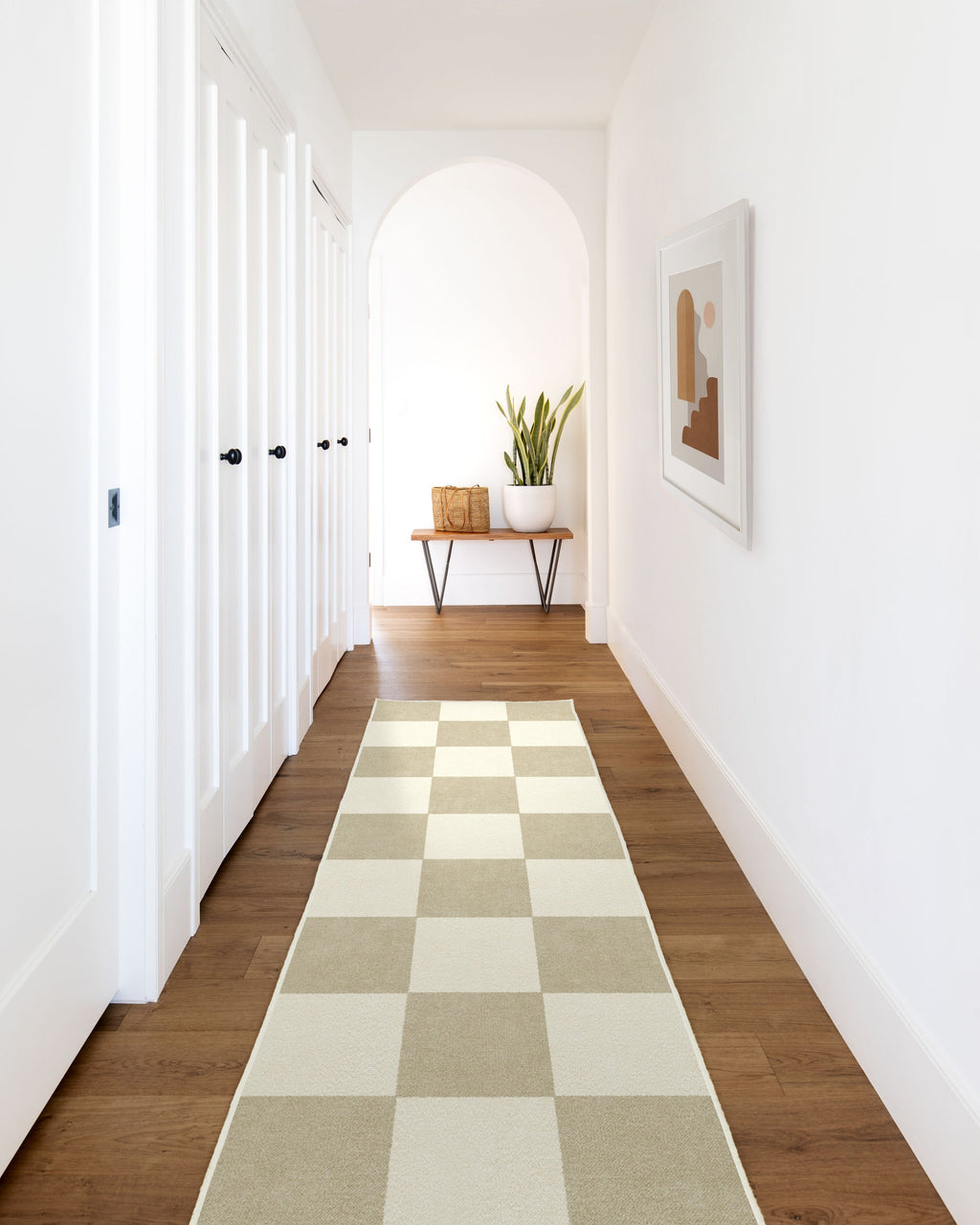 Tapis tissé plat moderne et ludique à motif échiquier cappuccino lavable pour salon et chambre d'enfant