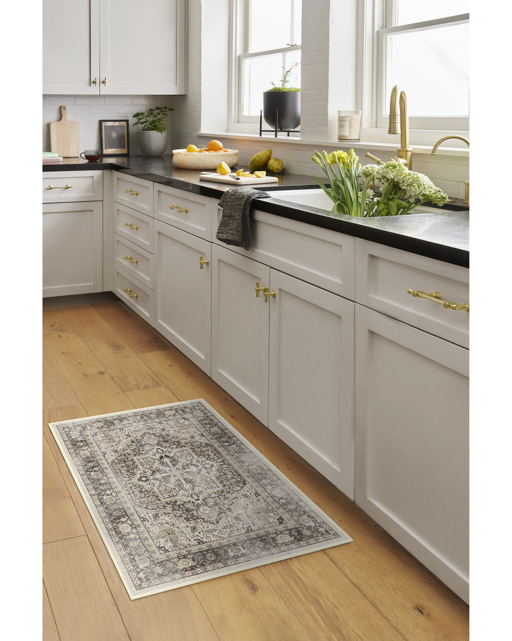 Tapis plat persan de ferme avec médaillon vieilli pour salon et salle à manger