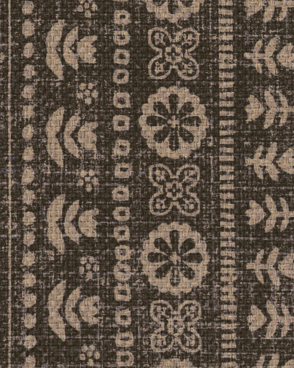 Tapis plat traditionnel en polyester recyclé, tissé à la main, avec bordure florale noire et texture jute, pour salon et bureau