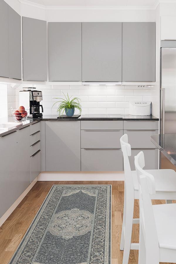 Tapis tissé plat à motifs persans avec silhouette florale cachée crème et sauge pour chambre d'enfant et salon