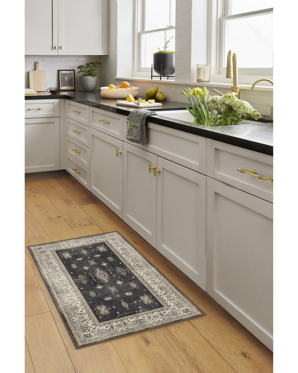 Tapis persan tissé plat de ferme moderne avec motif géométrique lavable en bois foncé pour salon et salle à manger