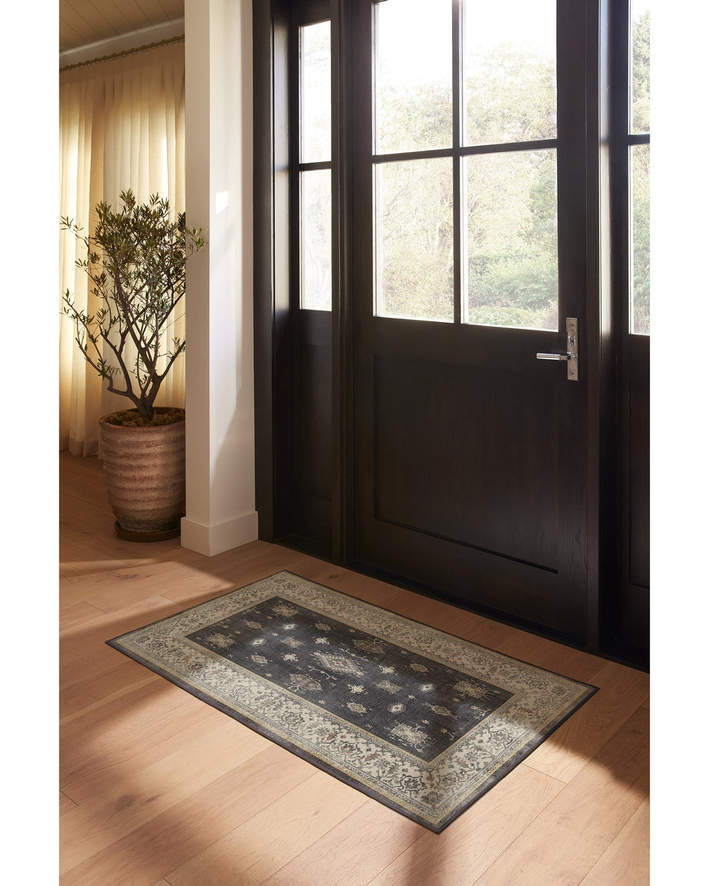 Tapis persan tissé plat de ferme moderne avec motif géométrique lavable en bois foncé pour salon et salle à manger